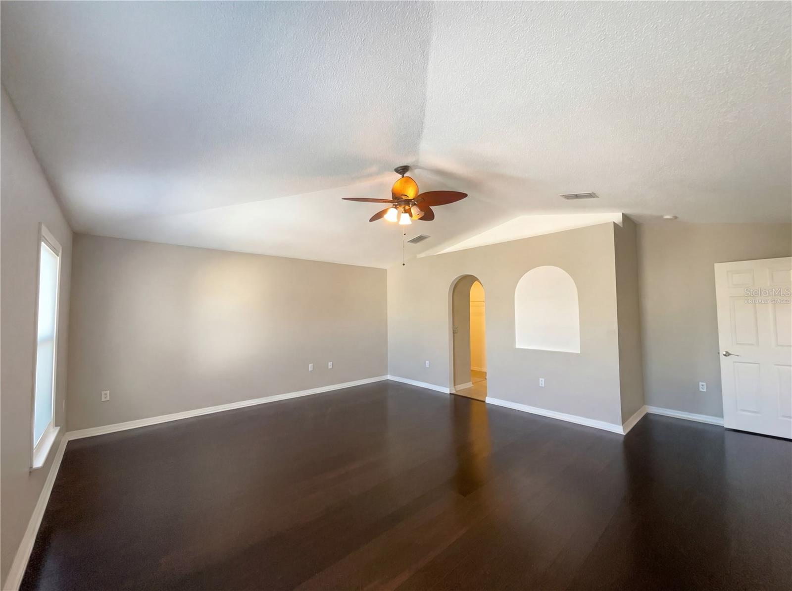 Image 4 of 29 For 8286 Settlers Creek Loop