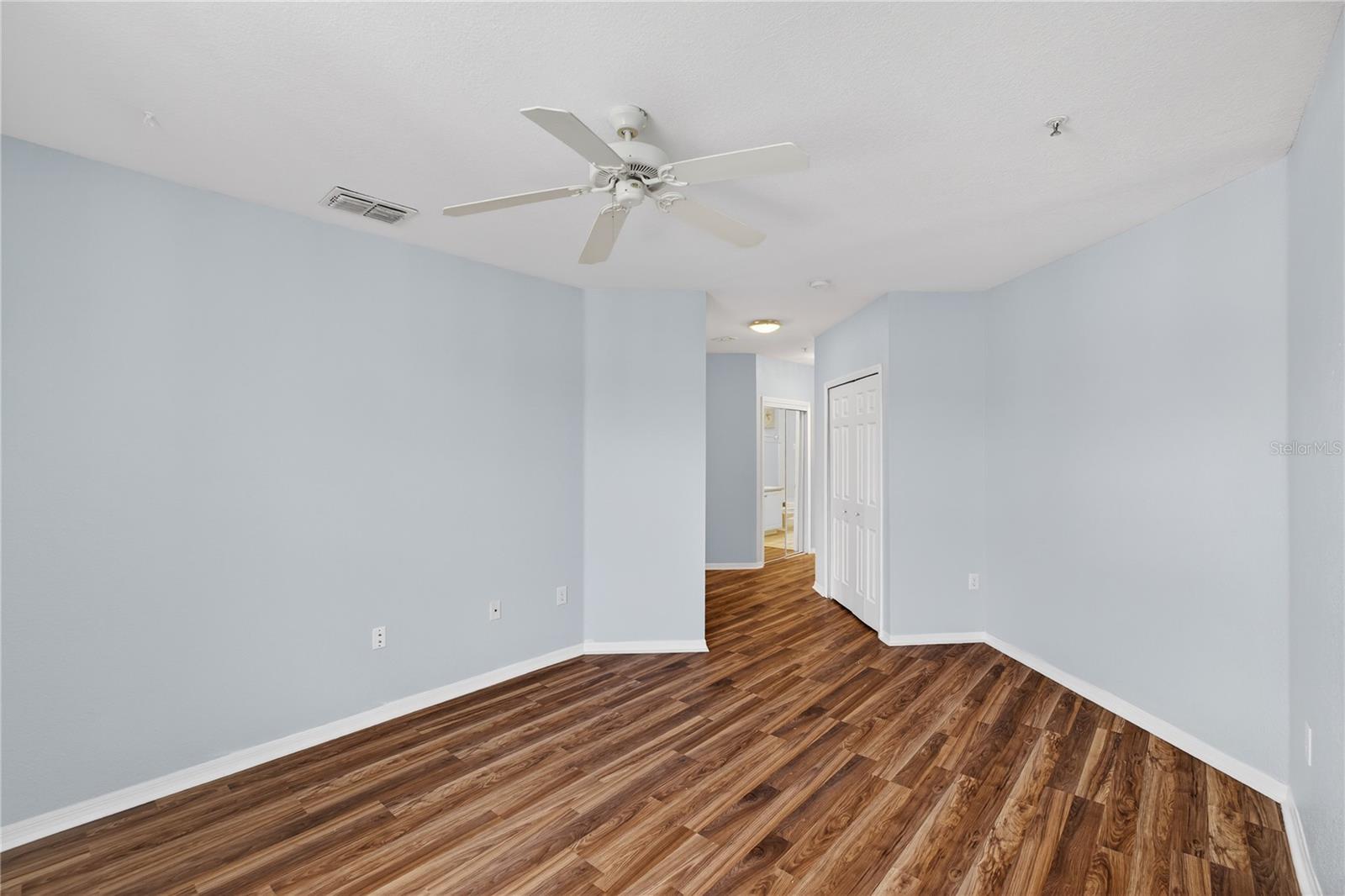 Image 13 of 21 For 5550 Michigan Street 3306