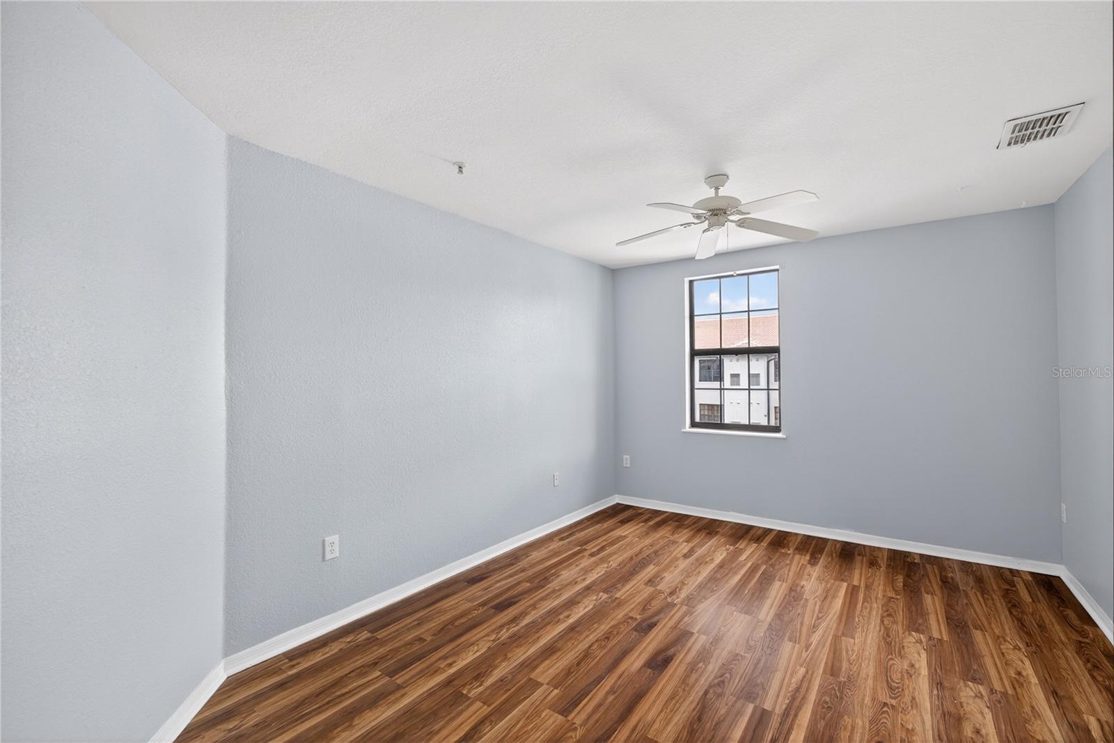 Image 14 of 21 For 5550 Michigan Street 3306