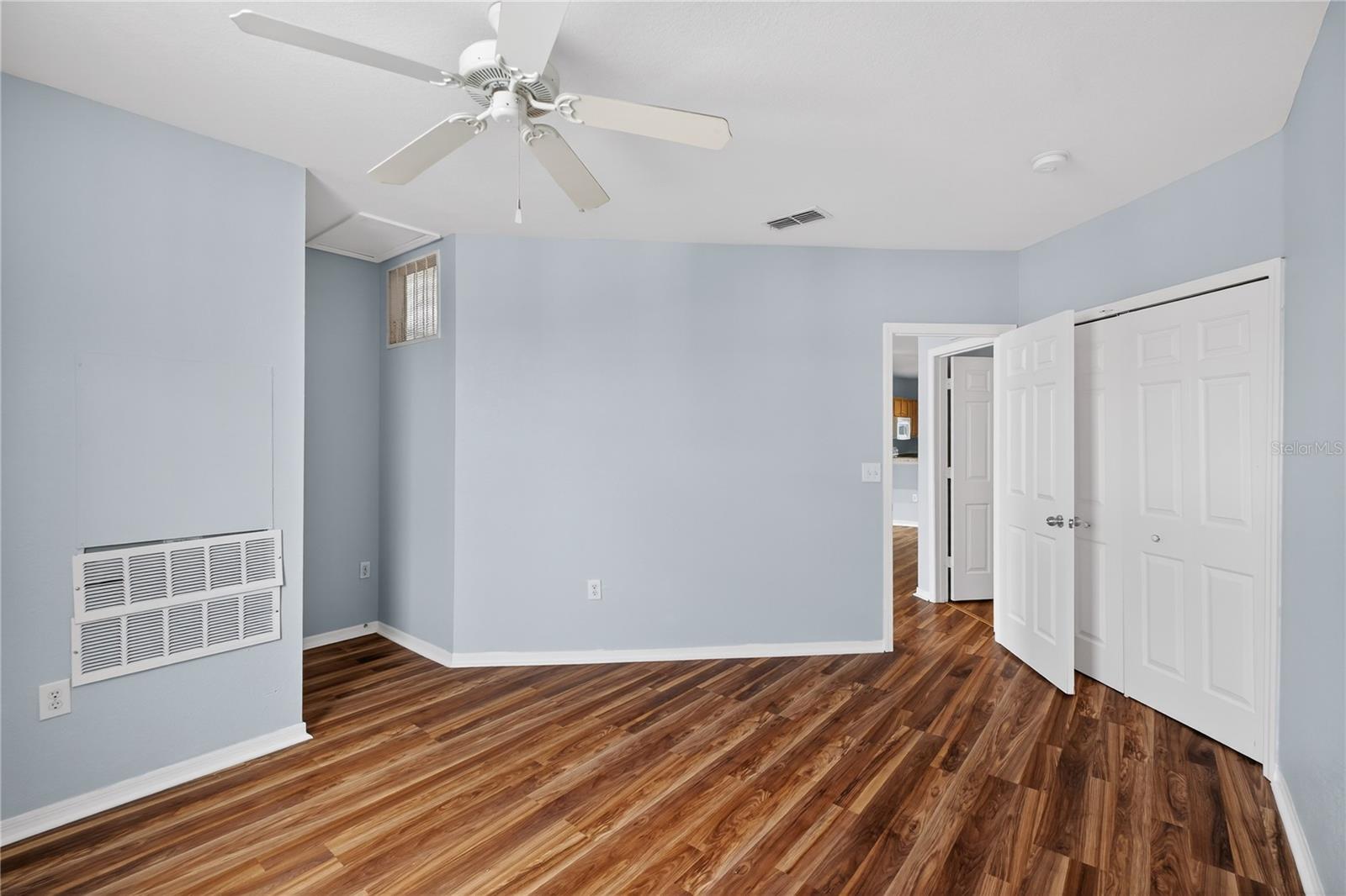 Image 17 of 21 For 5550 Michigan Street 3306