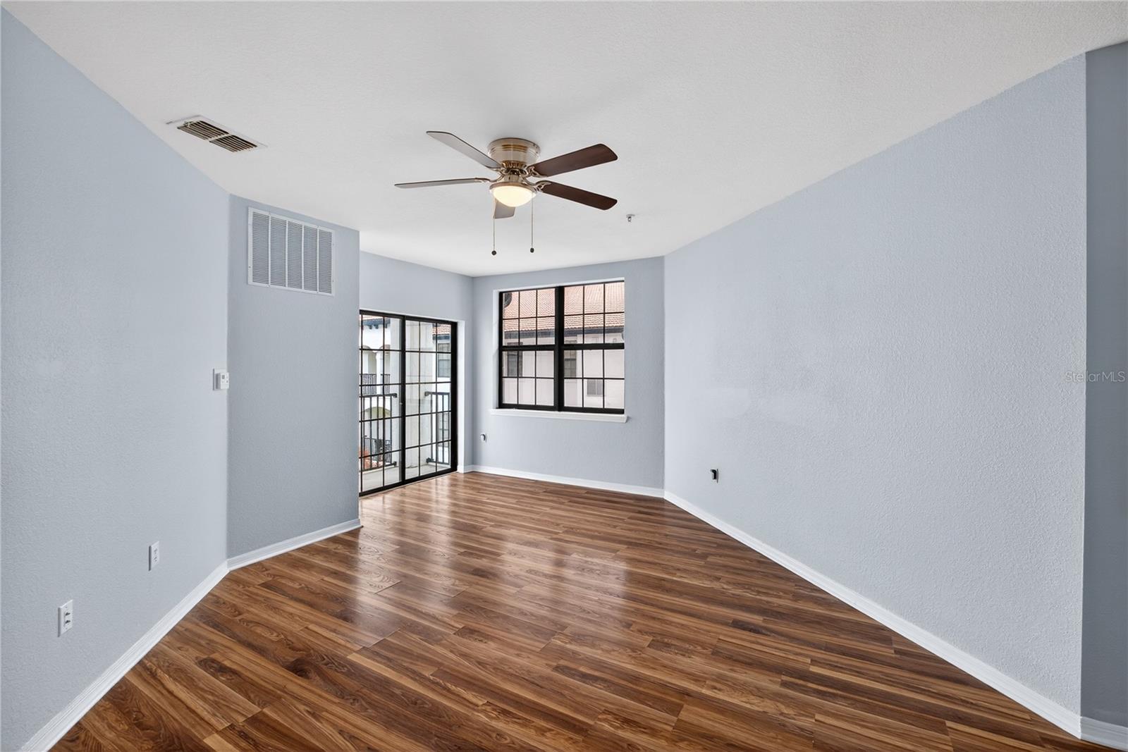 Image 4 of 21 For 5550 Michigan Street 3306