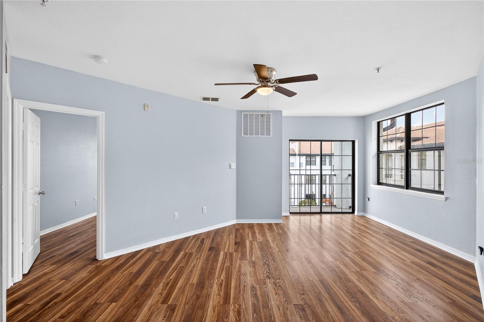 Image 5 of 21 For 5550 Michigan Street 3306