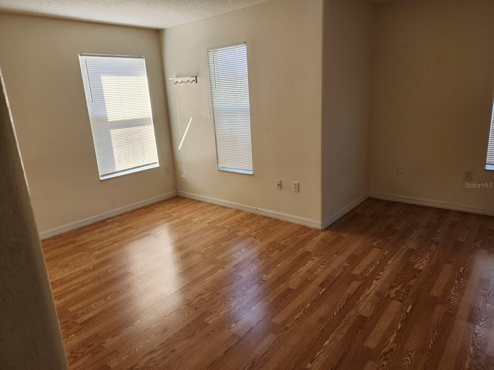 Image 10 of 16 For 2724 Lyndscape Street