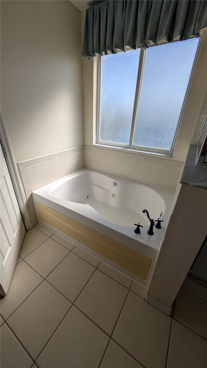 Image 12 of 16 For 2724 Lyndscape Street