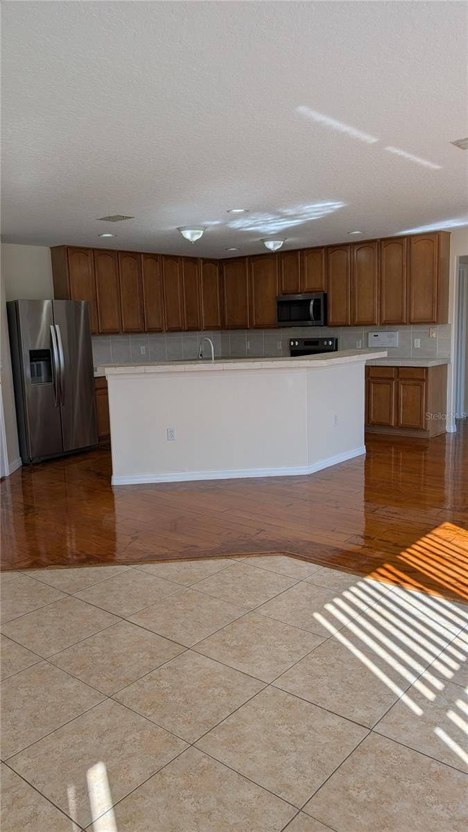 Image 3 of 16 For 2724 Lyndscape Street