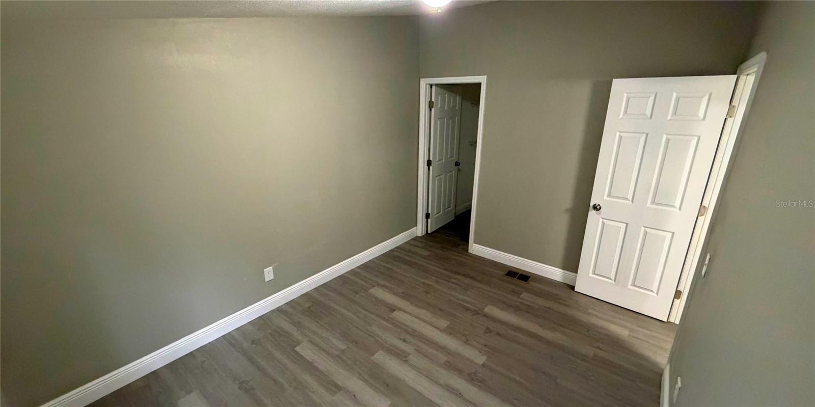 Image 17 of 33 For 16040 Caldwell Lane