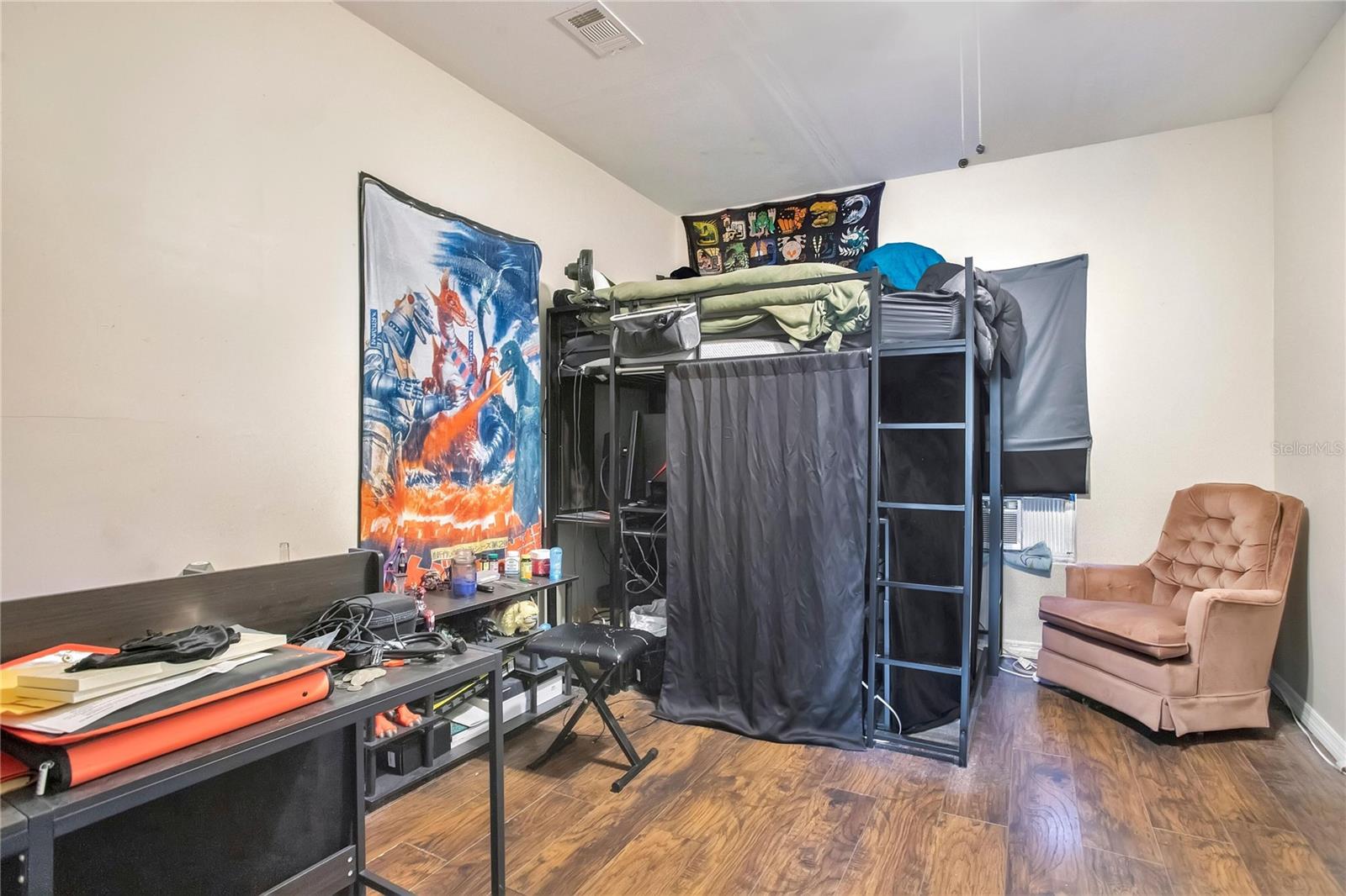 Image 12 of 25 For 219 Polk Avenue