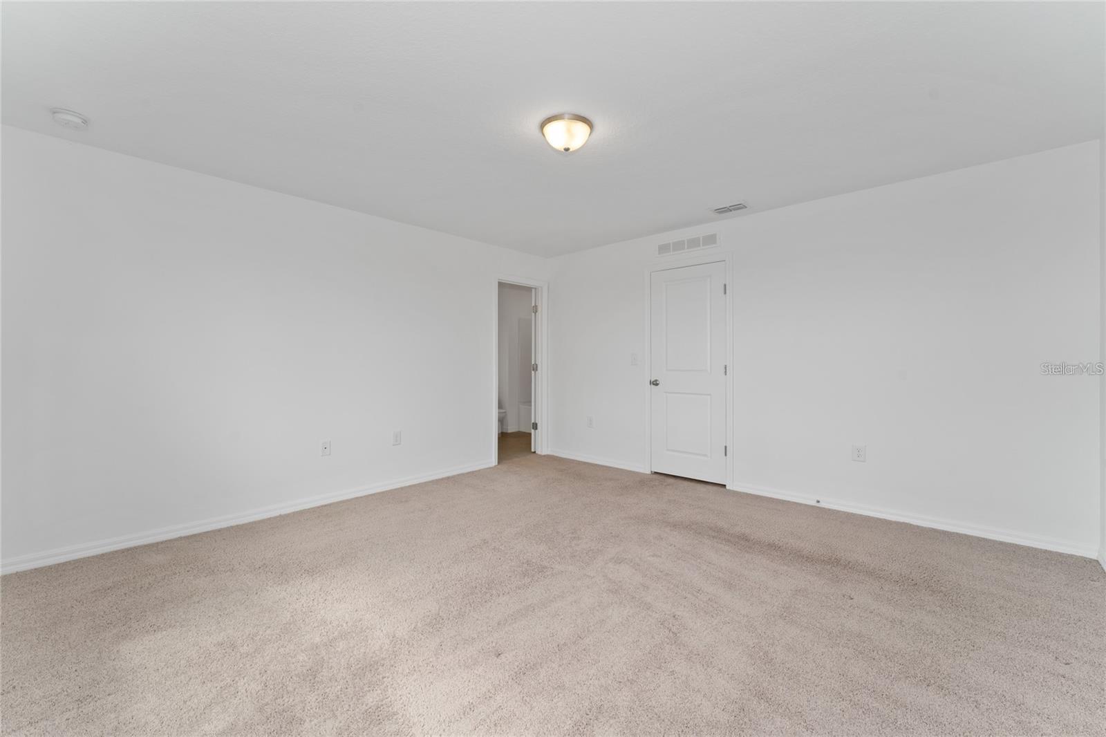 Image 20 of 23 For 221 Mandovi Street