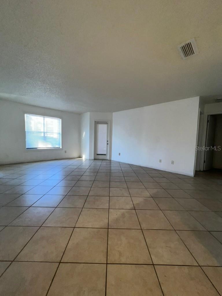 Image 25 of 44 For 2101 Cascades Boulevard 103