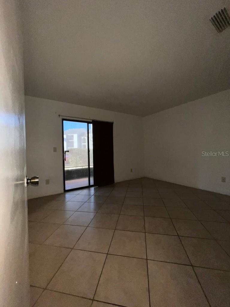 Image 26 of 44 For 2101 Cascades Boulevard 103