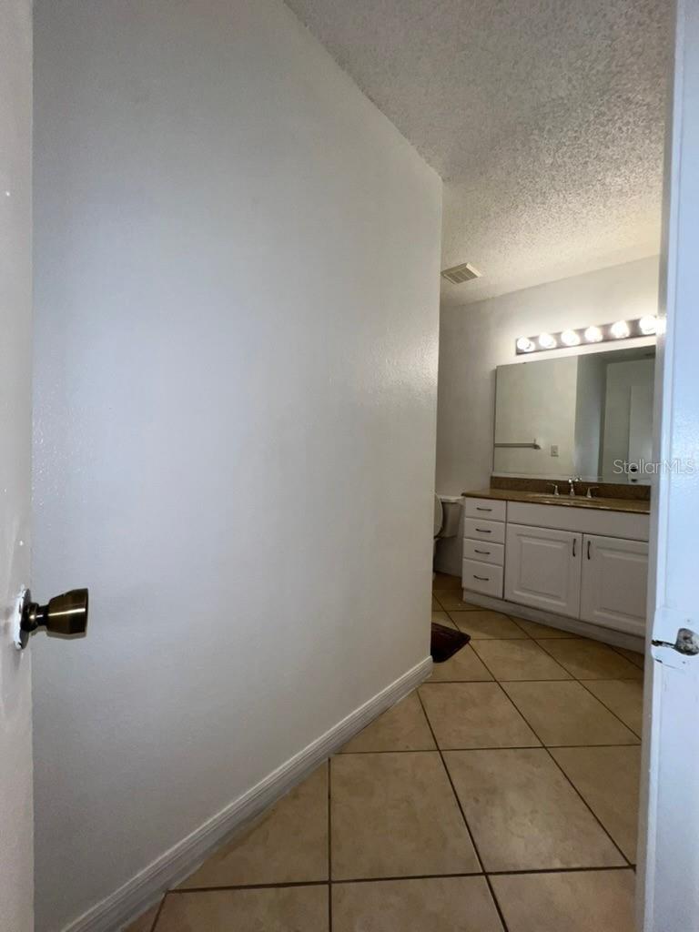 Image 27 of 44 For 2101 Cascades Boulevard 103