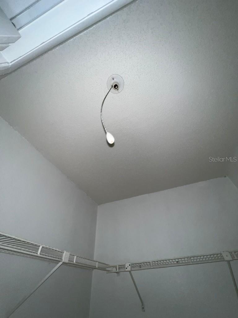 Image 32 of 44 For 2101 Cascades Boulevard 103