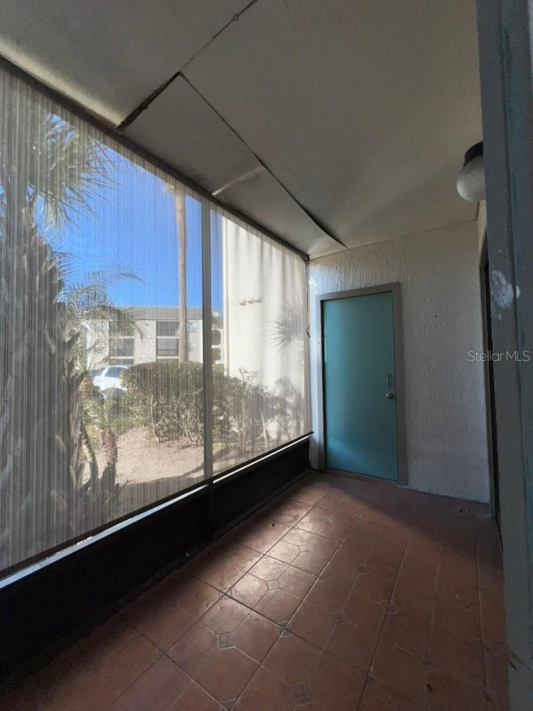 Image 33 of 44 For 2101 Cascades Boulevard 103