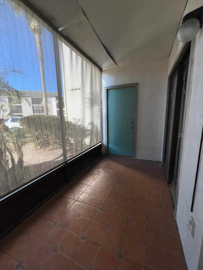 Image 34 of 44 For 2101 Cascades Boulevard 103