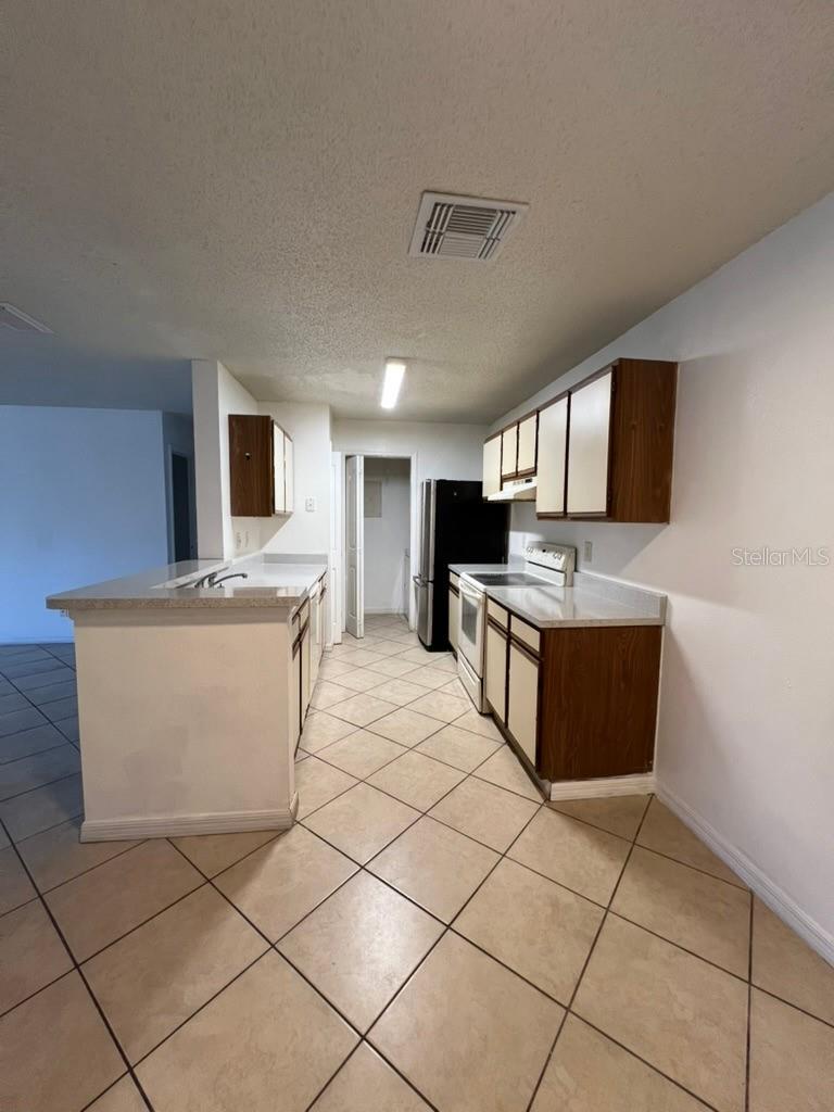 Image 5 of 44 For 2101 Cascades Boulevard 103