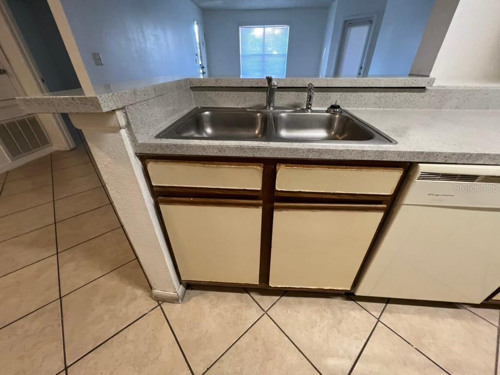 Image 9 of 44 For 2101 Cascades Boulevard 103