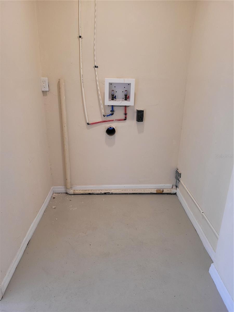 Image 13 of 21 For 2118 Lake Christie Drive