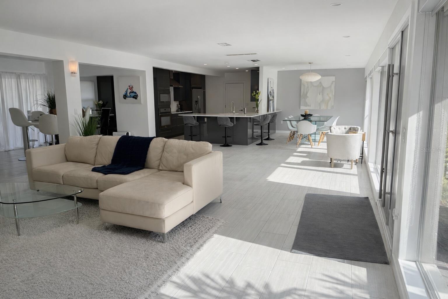 Image 3 of 18 For 2906 2nd Avenue