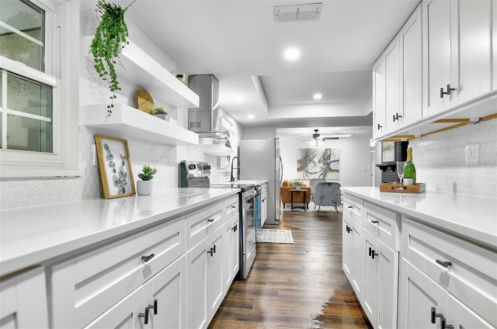 Image 10 of 53 For 112 Hillcrest Dr