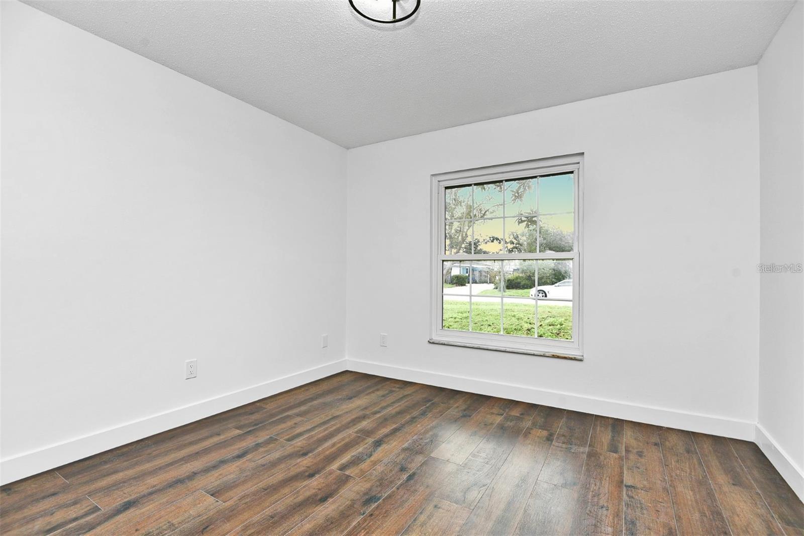 Image 33 of 53 For 112 Hillcrest Dr