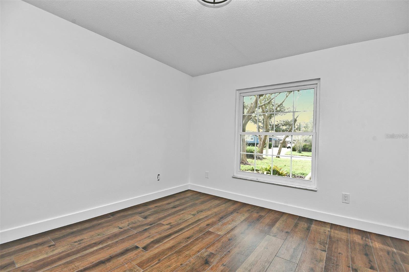 Image 34 of 53 For 112 Hillcrest Dr