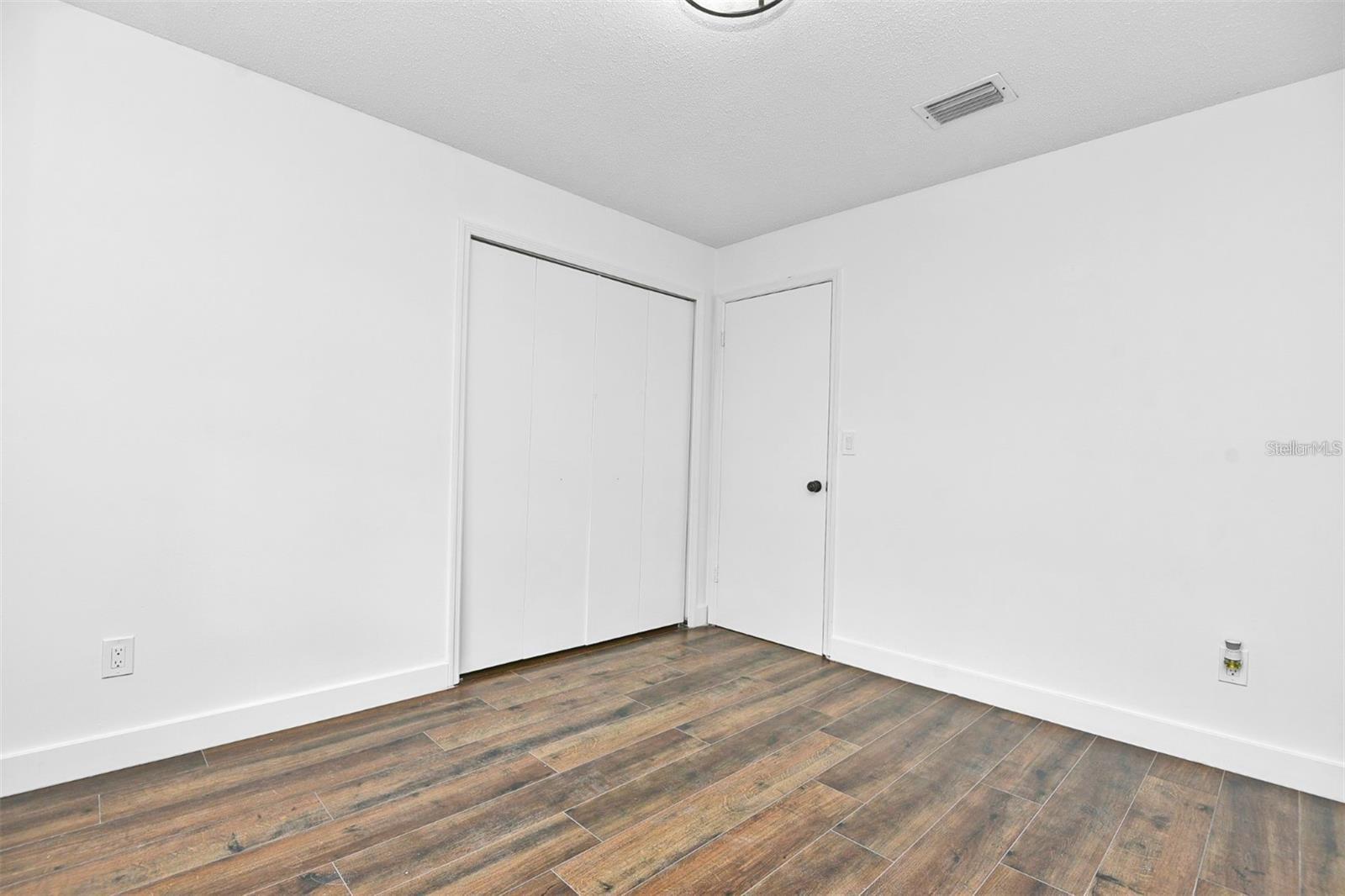 Image 36 of 53 For 112 Hillcrest Dr