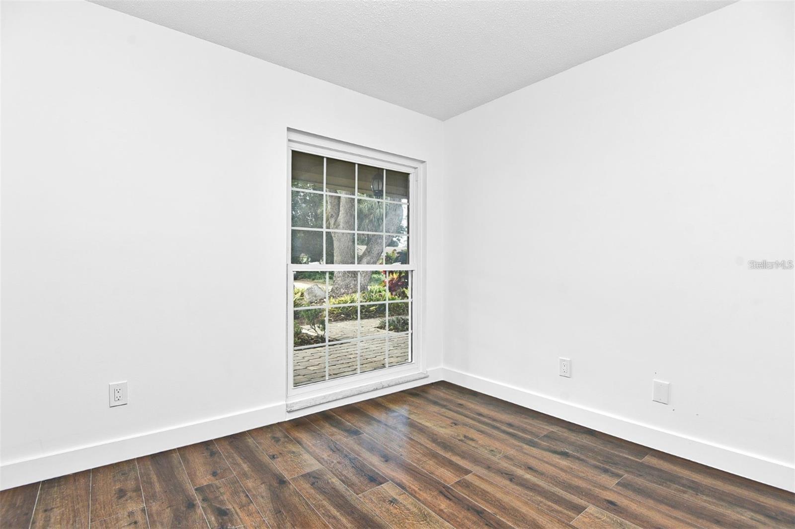 Image 38 of 53 For 112 Hillcrest Dr