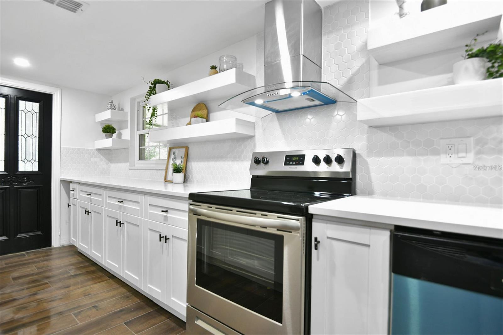 Image 9 of 53 For 112 Hillcrest Dr