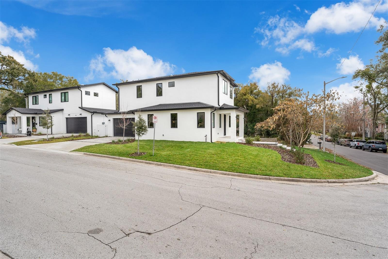 Image 12 of 39 For 33 Graham Avenue