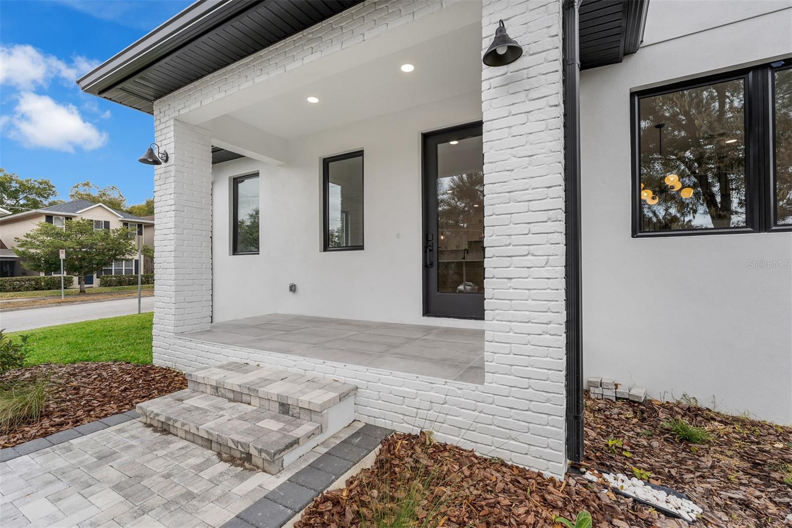 Image 15 of 39 For 33 Graham Avenue