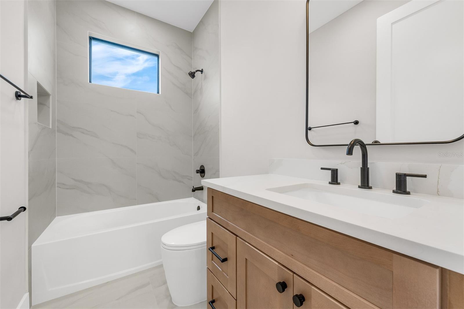 Image 36 of 39 For 33 Graham Avenue