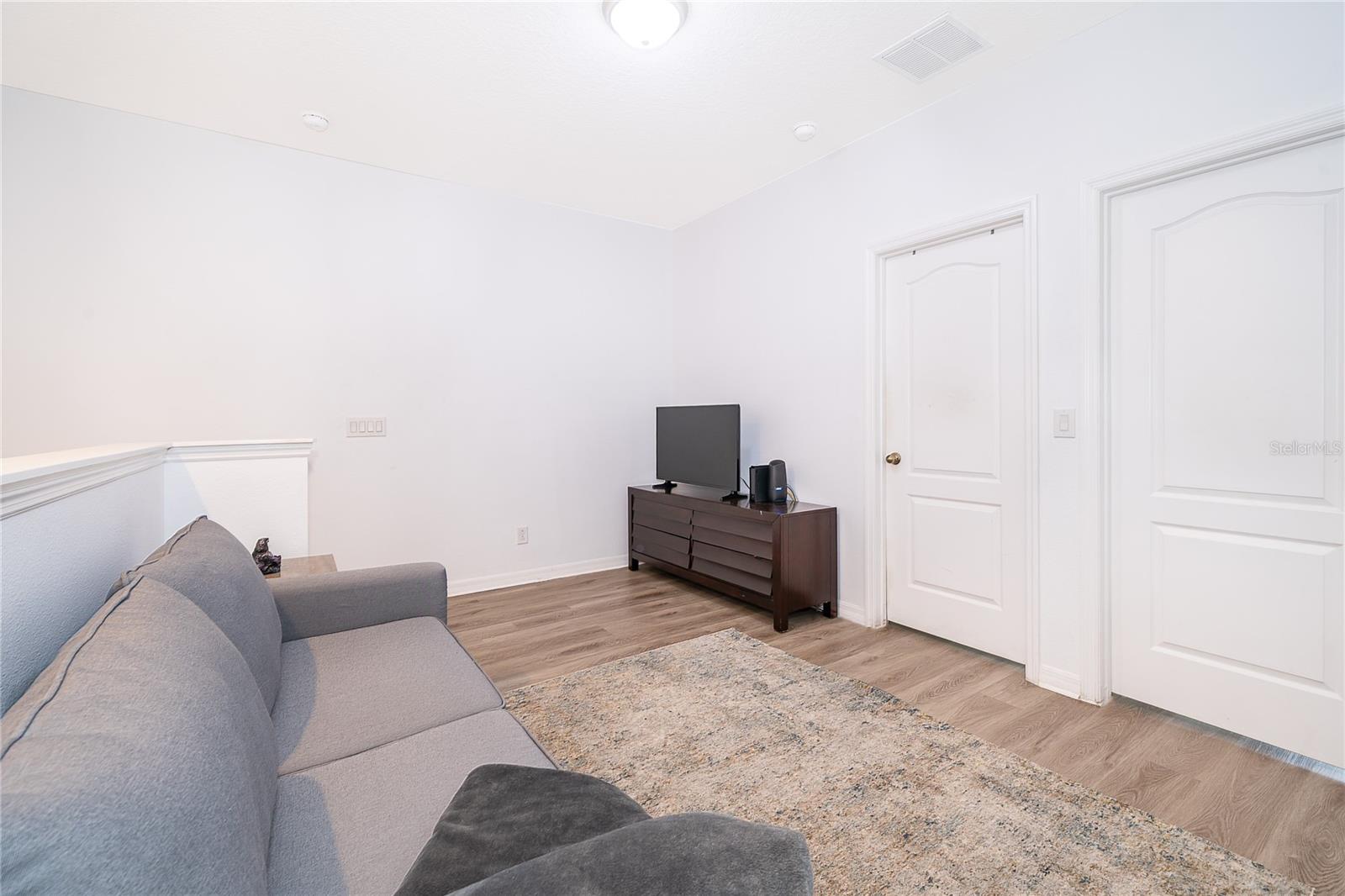 Image 19 of 36 For 7432 Leighside Drive