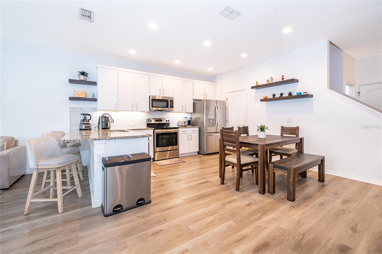 Image 9 of 36 For 7432 Leighside Drive