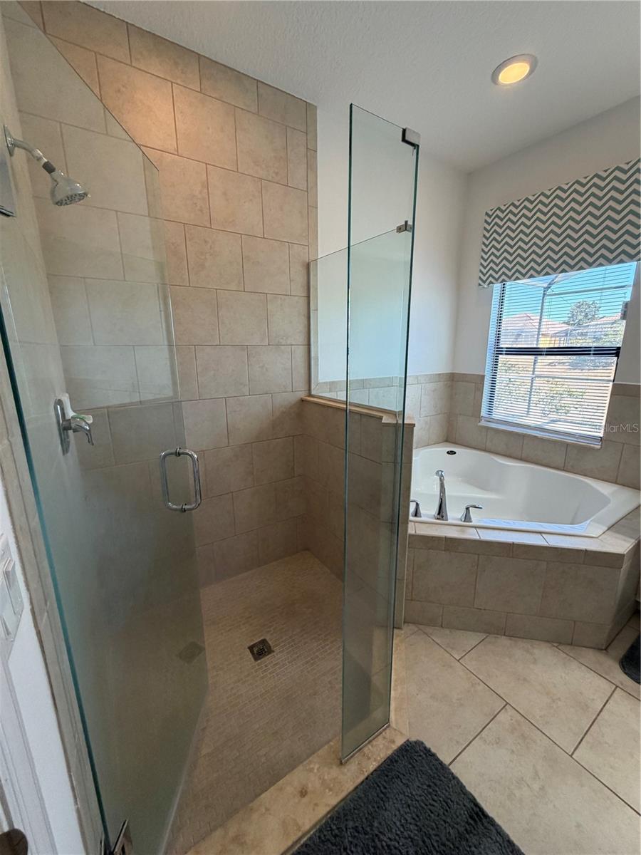 Image 7 of 16 For 392 Villa Sorrento Circle