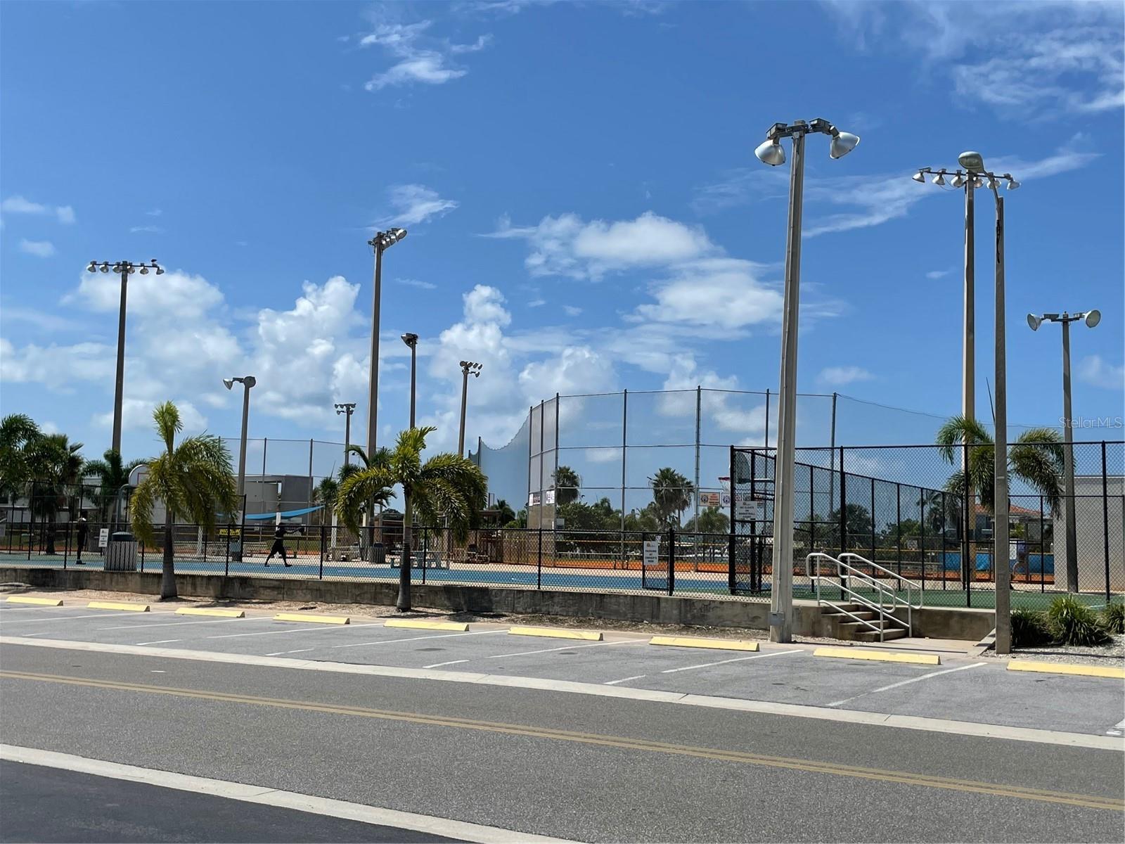 Image 23 of 43 For 273 Rex Place G