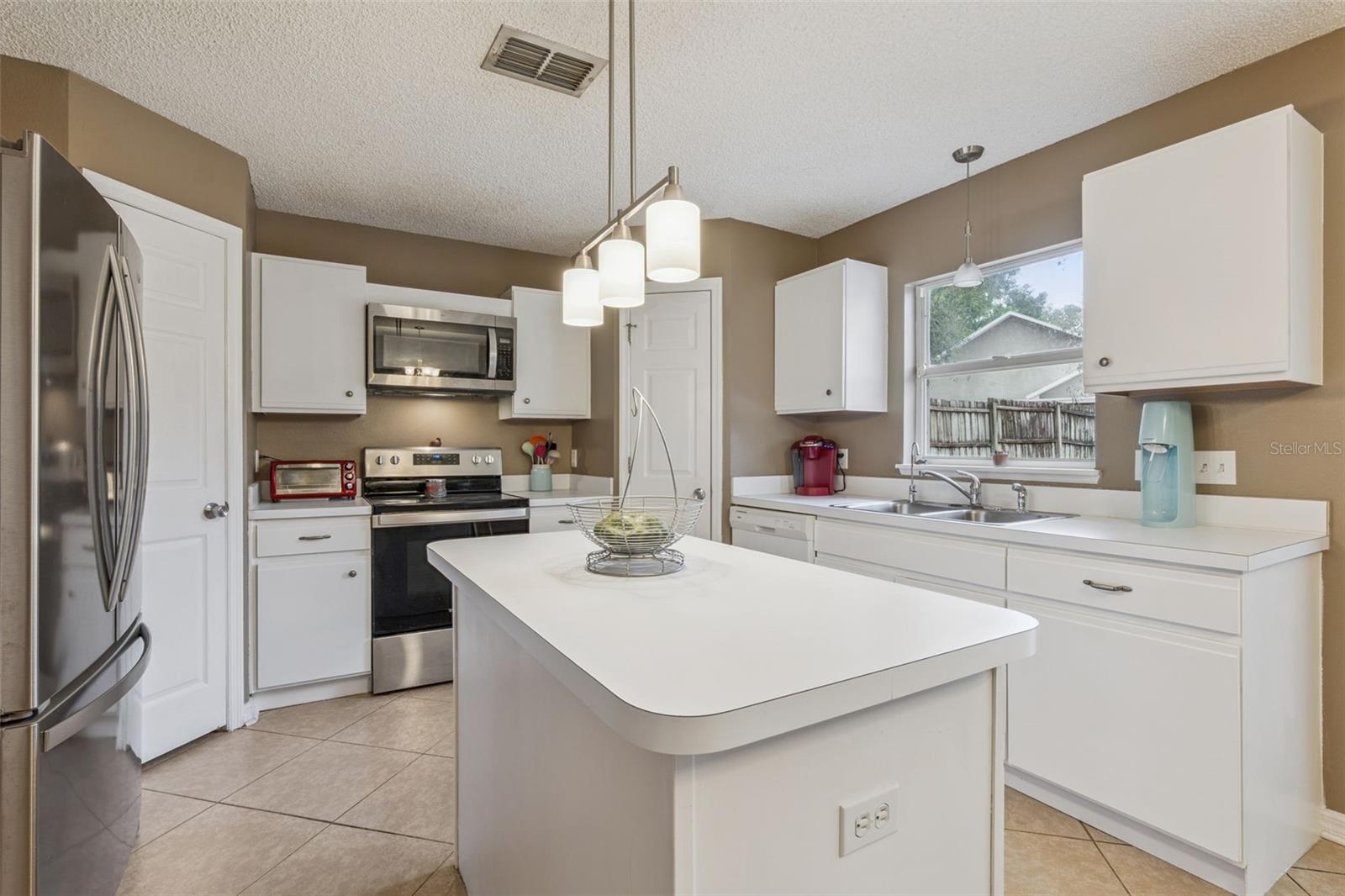 Image 15 of 39 For 1709 Marshall Lake Drive