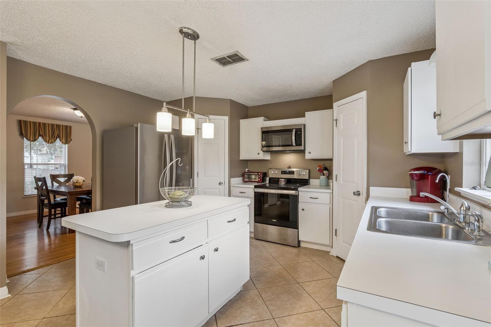 Image 16 of 39 For 1709 Marshall Lake Drive