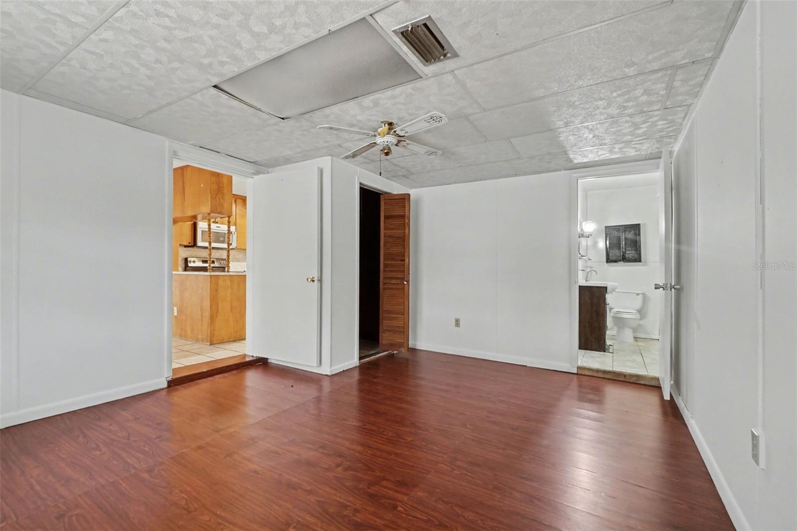 Image 11 of 31 For 803 Carol Court