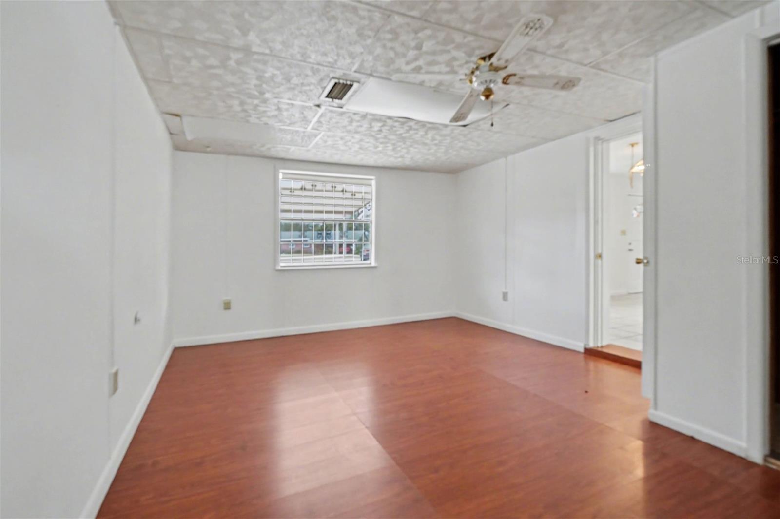 Image 12 of 31 For 803 Carol Court