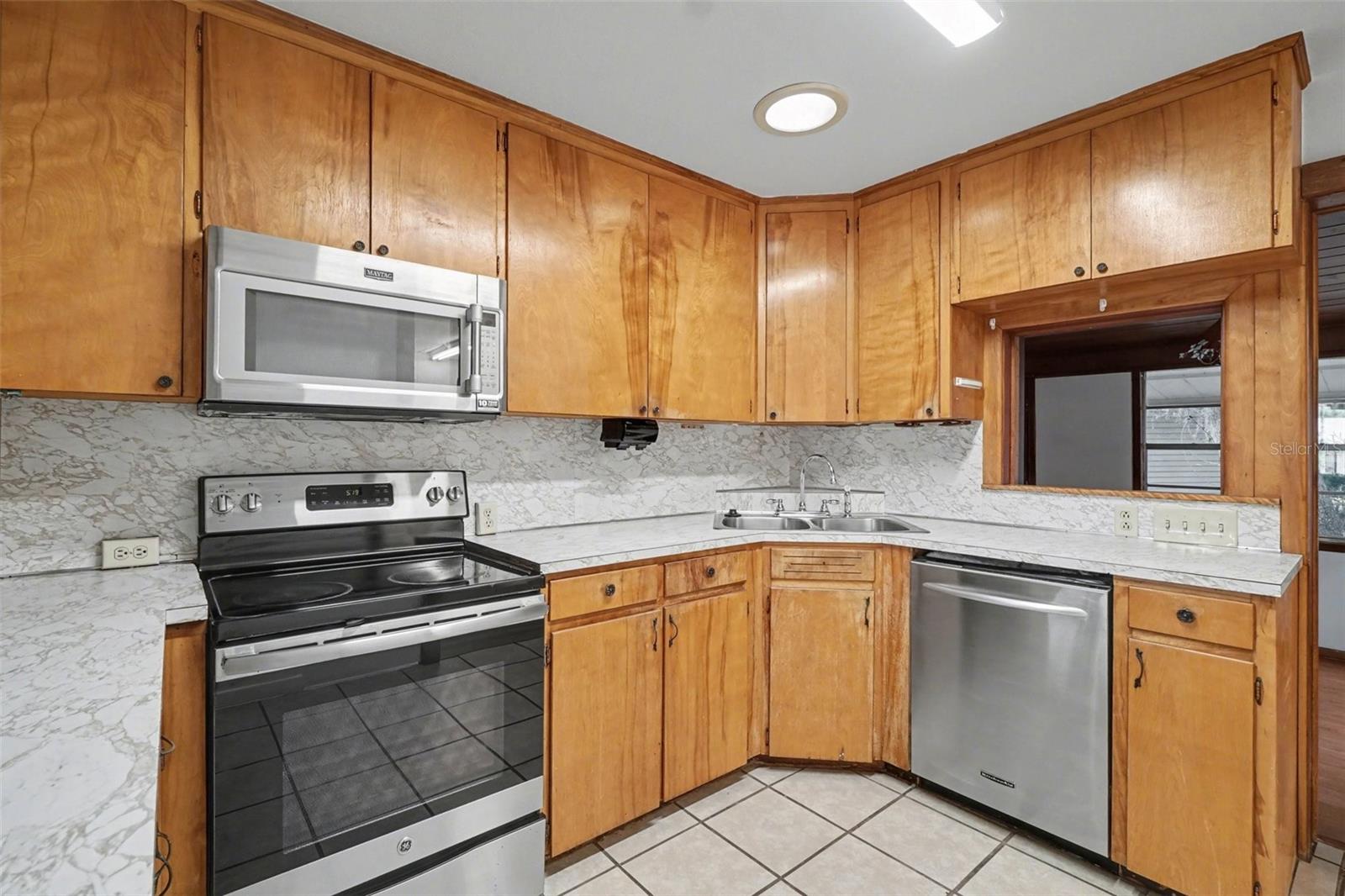 Image 15 of 31 For 803 Carol Court