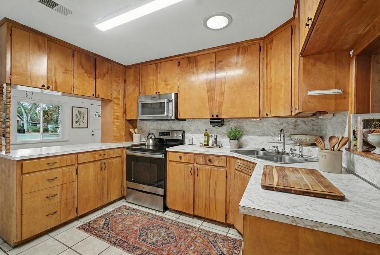 Image 17 of 31 For 803 Carol Court