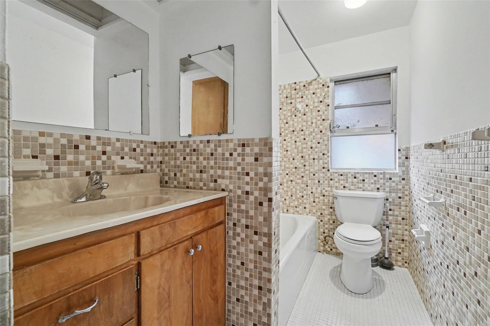 Image 26 of 31 For 803 Carol Court