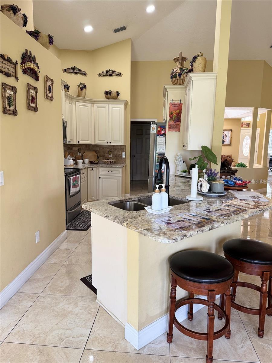 Image 12 of 48 For 701 White Ivey Court