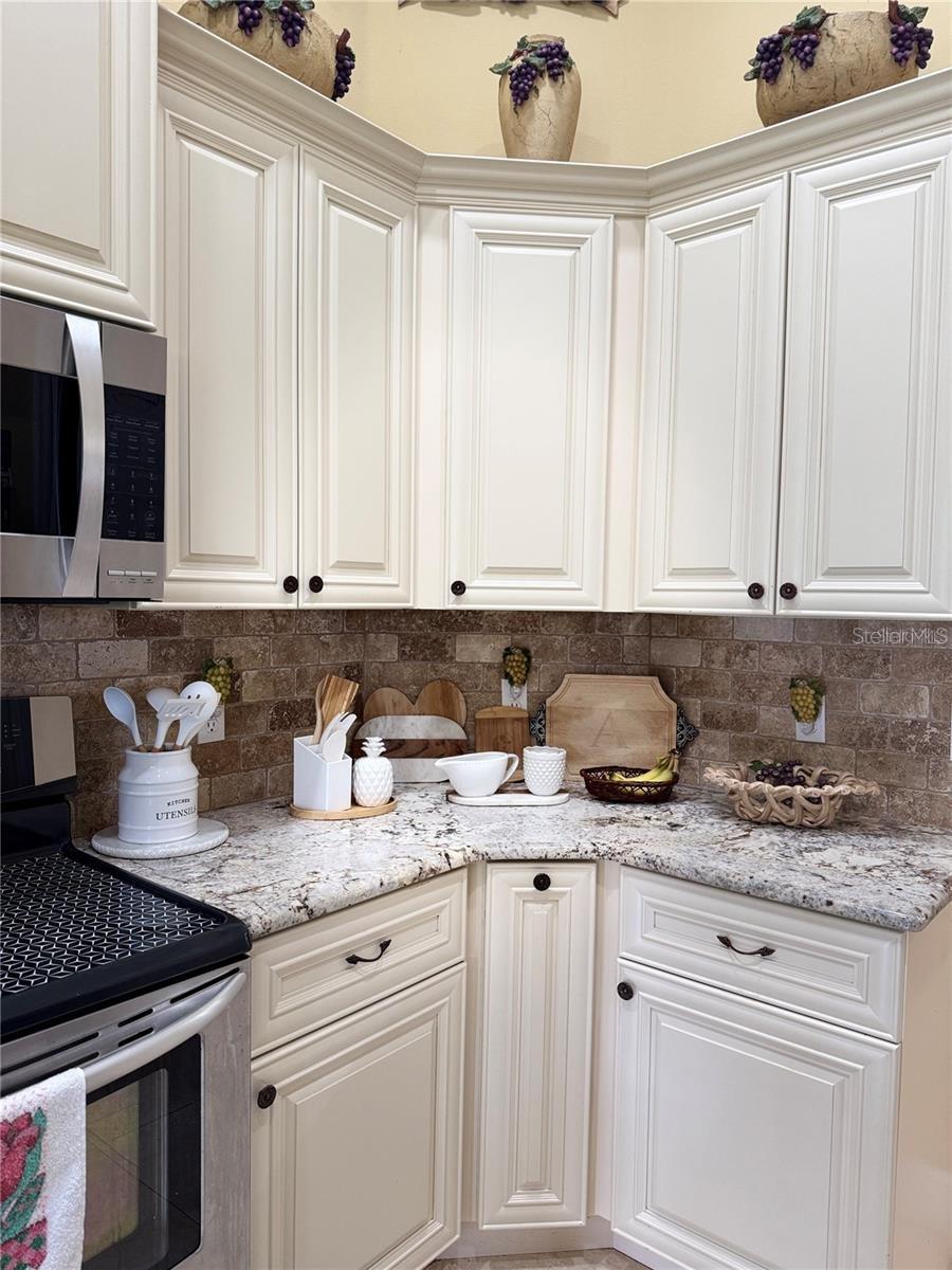 Image 21 of 48 For 701 White Ivey Court