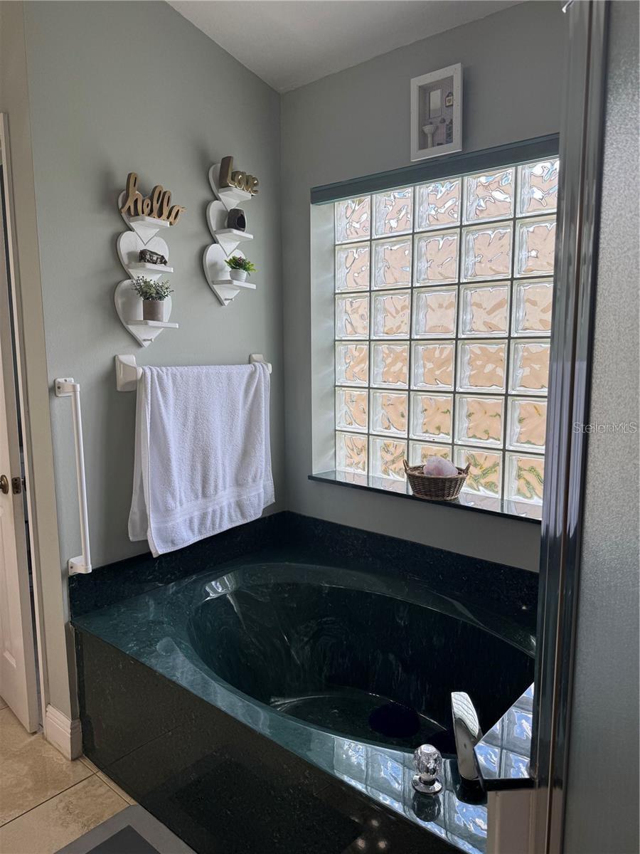 Image 33 of 48 For 701 White Ivey Court