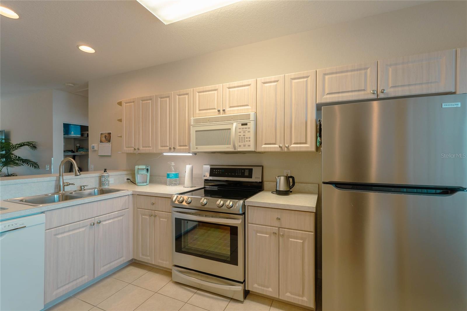 Image 30 of 41 For 3919 Cape Haze Drive 503