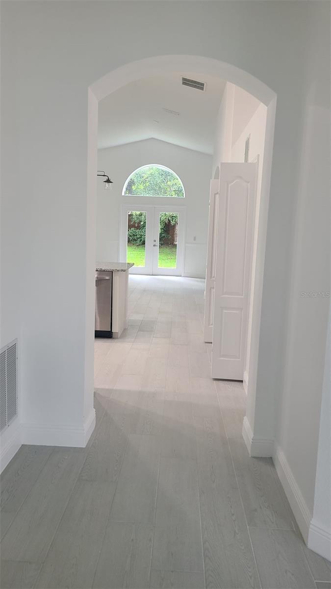 Image 11 of 67 For 10006 Brodbeck Boulevard