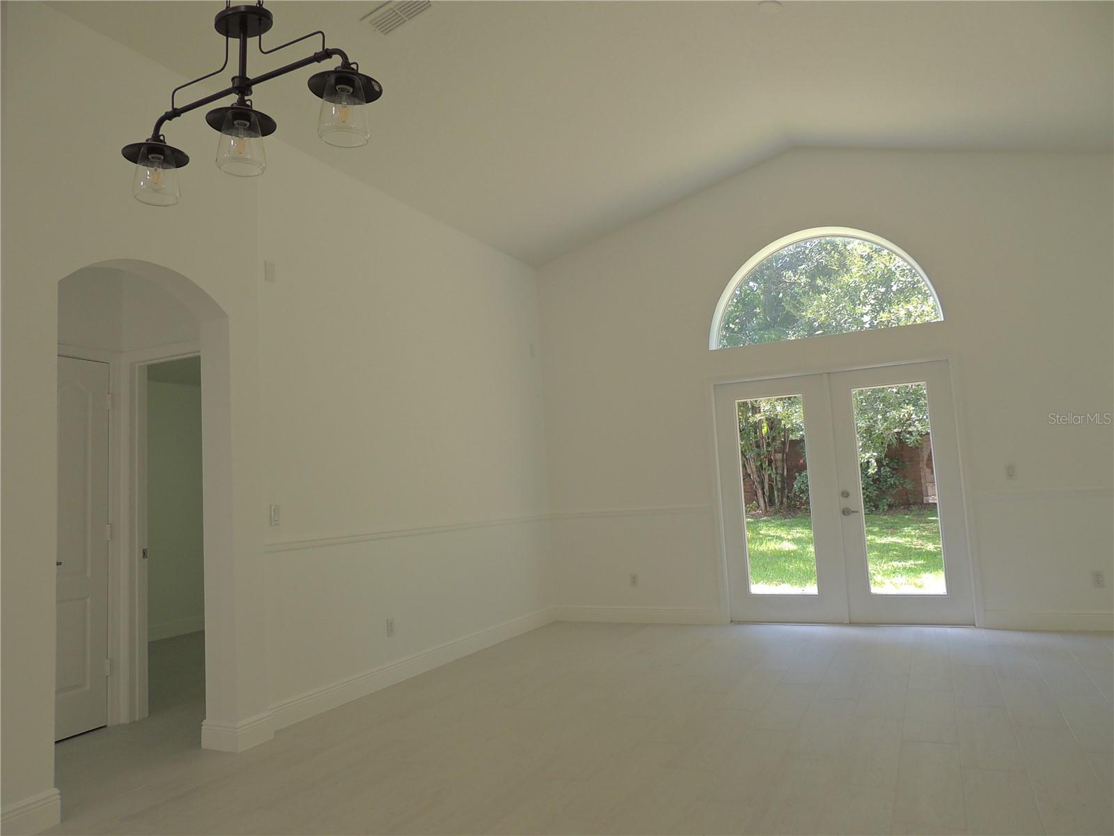 Image 14 of 67 For 10006 Brodbeck Boulevard