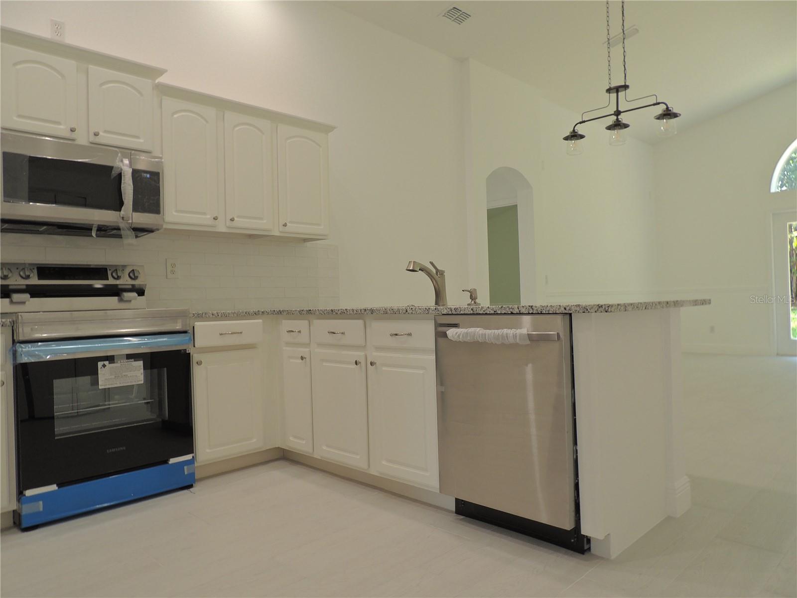 Image 21 of 67 For 10006 Brodbeck Boulevard