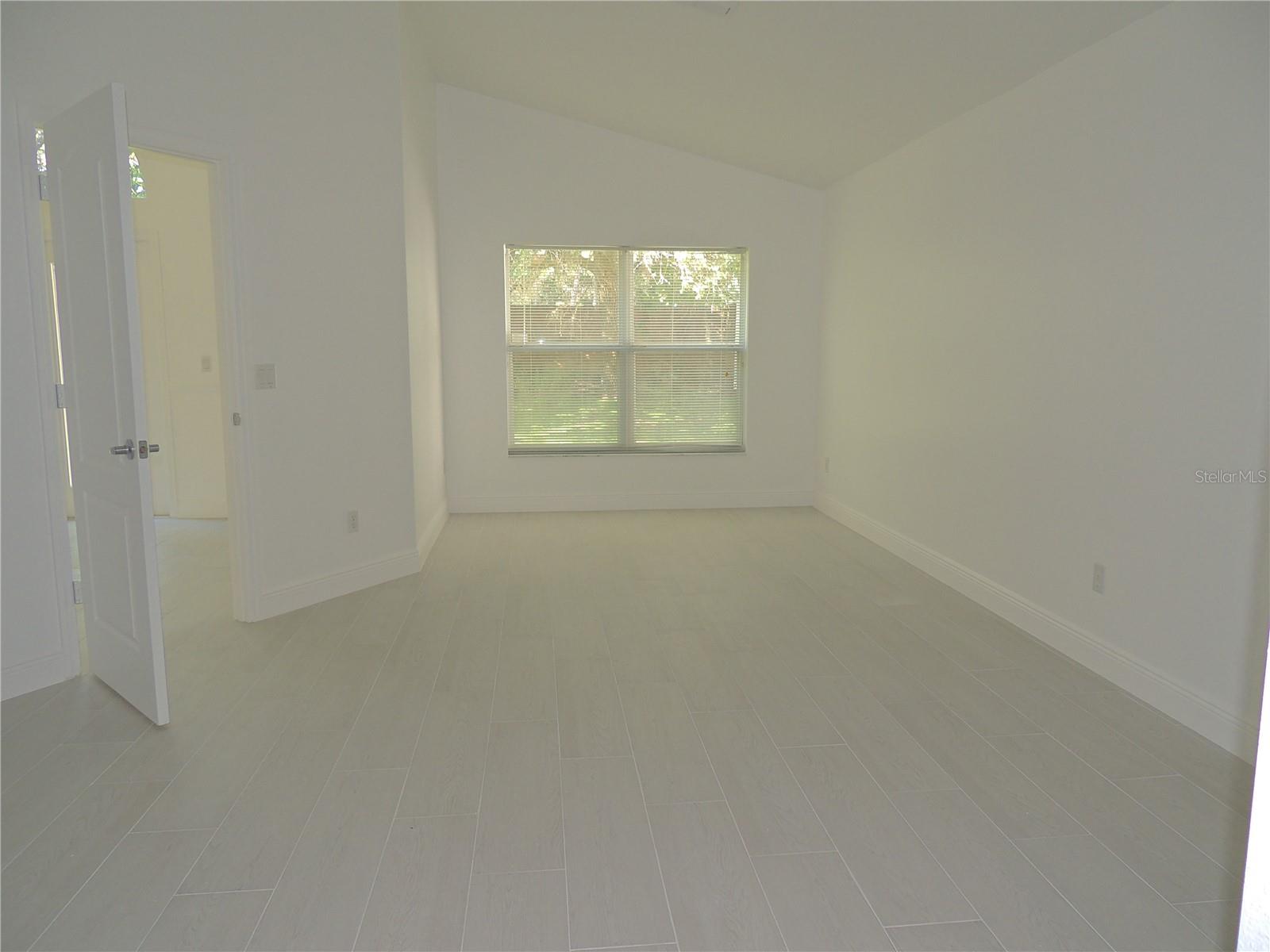 Image 26 of 67 For 10006 Brodbeck Boulevard